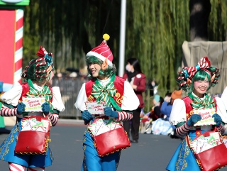 �g�C�Y�E�����_���X�E�N���X�}�X�B