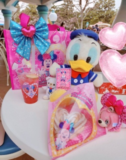 �~�j�[�̃t�@���_�[�����h�B