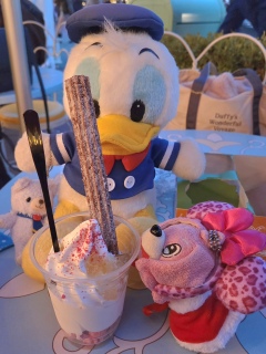 �~�j�[�̃t�@���_�[�����h�B